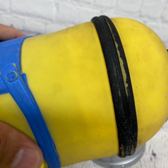 Despicable Me Talking Stuart Minion Toy 8 Inches Tall Used Tested Works - Picture 11 of 12